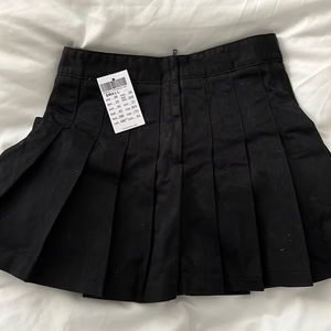 Brandy Melville Pleaded Skirt